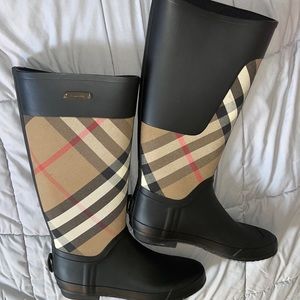 Authentic Burberry rain boots REAL
